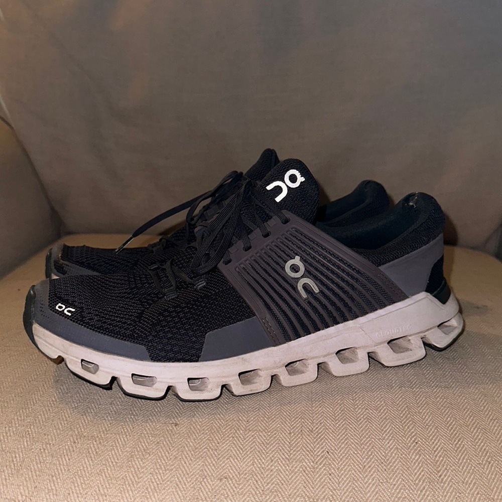 On cloud women’s tennis shoe